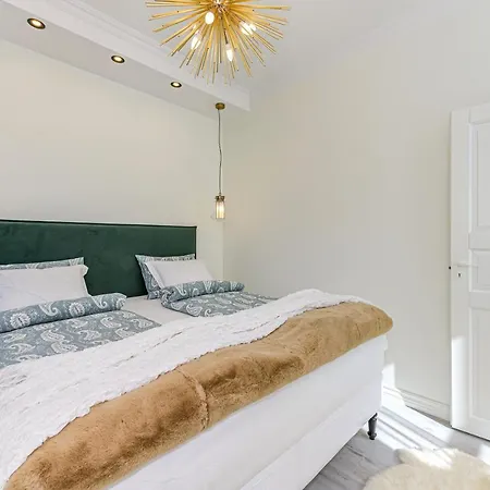 Tallinn City Center 2-Bedroom Apartment With Two Kitchen And Two Bathroom Tallinn