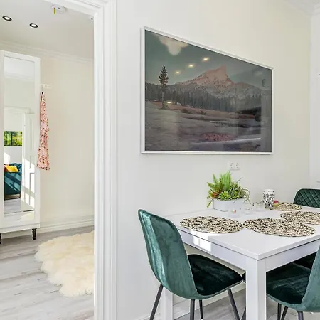 Korter Tallinn City Center 2-Bedroom Apartment With Two Kitchen And Two Bathroom *